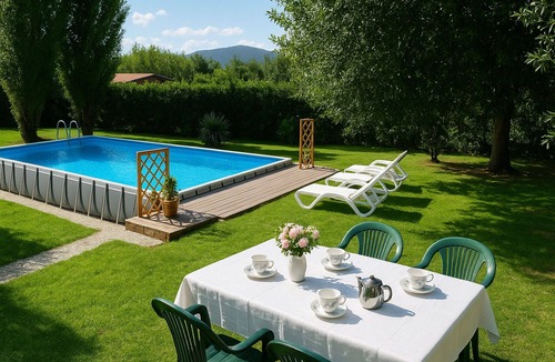 Cascine-La Croce Villa | Villa in Cascine-la Croce with 3 bedrooms sleeps 10