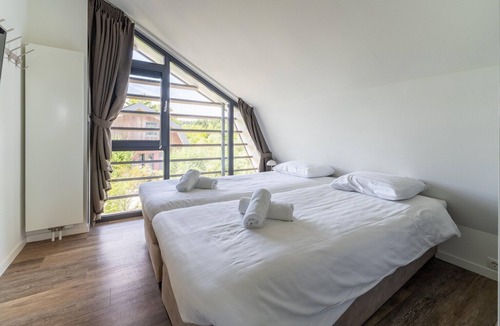 Egmond aan den Hoef House | Villa in Egmond near Beach & Windmill