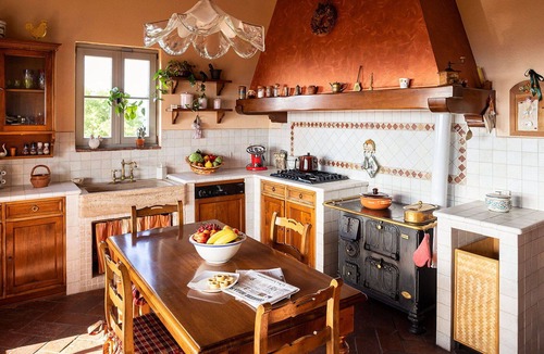 Montelupo Fiorentino Villa | Villa in Montelupo Fiorentino with 6 bedrooms sleeps 11
