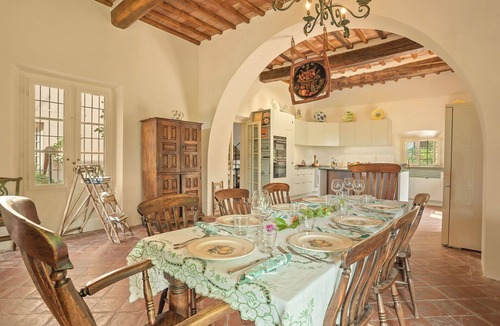 Palaia Villa | Villa in Palaia with 5 bedrooms sleeps 10
