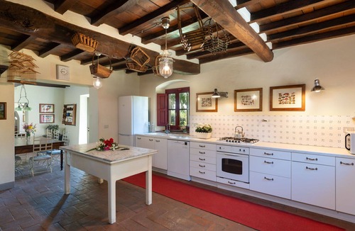 Vicchio Villa | Villa in Rupecanina with 6 bedrooms sleeps 12