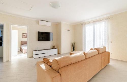 Santo Stefano al Mare Villa | Villa Indipendente, 200mq giardino e posto auto