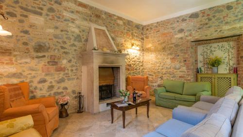 Torre A Castello Villa | Villa Le Chiarne 22, Emma Villas