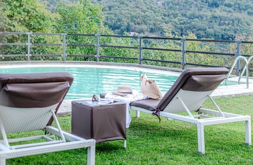 Calenzano Villa | Villa Le Croci beautiful tuscan villas with infinity p/pool