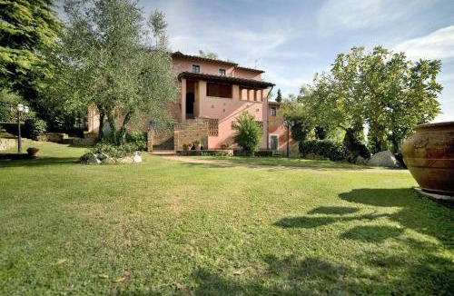 Montopoli in Val d'Arno Villa | Villa Le Rondini by Salogi Villas