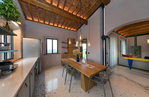 Riparbella Villa | Villa 'Le Sughere' with Sea View, Pool, Terrace and Wi-Fi