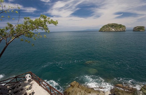 South Shore Hotel Area Villa | VILLA LOS ARCOS: 5 Star Oceanfront With Full Staff