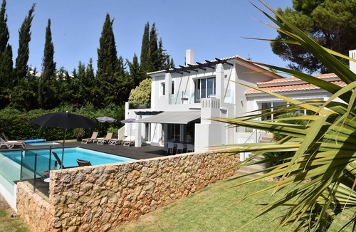 Carvoeiro House | Villa Louella 4 bed AC 10min walk beach Htd pool+child pool, games room, wifi.
