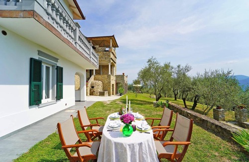 Pontremoli Villa | Villa Ludovica 8 Pax with Free WiFi, BBQ, Terrace, Garden near to Cinque Terre