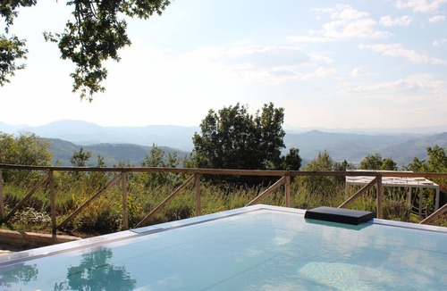 Fermignano Villa | Villa Luna, relax surrounded by nature
