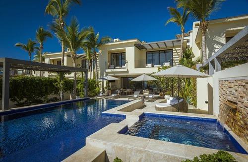 El Medano Ejidal Villa | Villa Marena: 5BR Beachfront Villa, Medano Beach & Cabo Arch Views