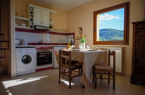 Saturnana House | Villa Martinelli Valdibrana with stunning swimming pool for the exclusive use of guests.