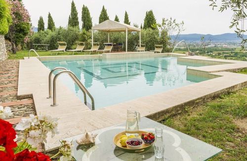 Pistoia Villa | Villa Montegattoli With Panoramic Pool