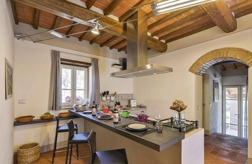 Palaia Villa | Villa Palaia a stunning villa with p/pool surrounded by seven hectares of olive grove close to ...