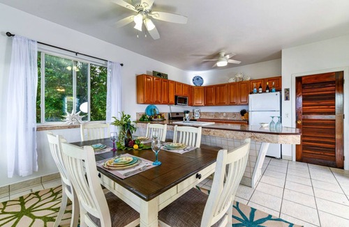 Estate Glucksberg and Grunwald Villa | Villa Papaya: 2 King BR, Pool, AC, near Beach and Cruz Bay