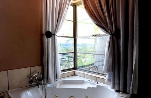 Hartbeespoort Hotel | Villa Paradiso Country Manor