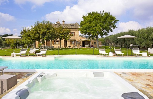 Ripe Apartment | Villa Pedossa, Il Grano, app in villa with pool 7 km from Senigallia, Marche
