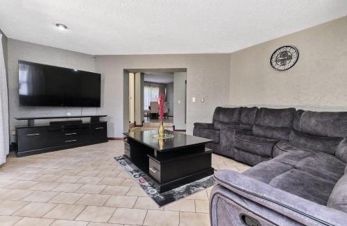 Woodmead Villa | Villa Picasso - 3 Bedroom