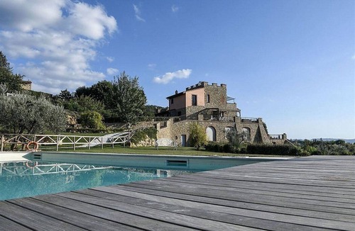 Iano Villa | Villa Pietrina: An elegant and welcoming three-story ancient watch tower surrounded by the greenery, with Free WI-FI.