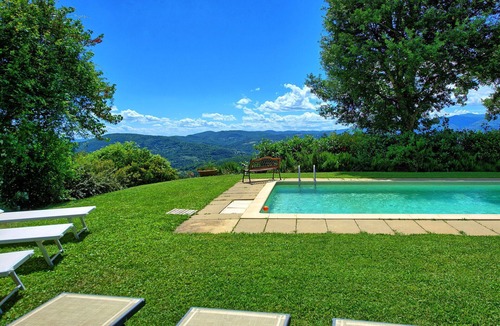 Subbiano Villa | Villa Poggiolino - Country Villa with swimming pool in Casentino valley, Tuscany