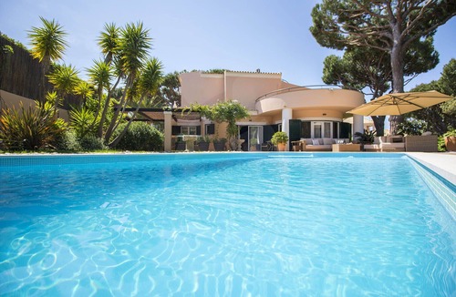 Quarteira Villa | Villa Rubi | 6 Bedrooms | Golf Views | Vilamoura