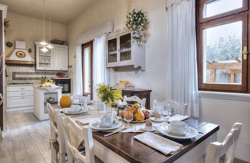Iano Villa | Villa Salonia: A characteristic and welcoming villa surrounded by meadows and by green hills, with Free WI-FI.