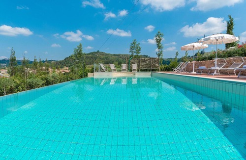Palaia Villa | Villa San Gerbero amazing villa casale with p/pool and jacuzzi bath