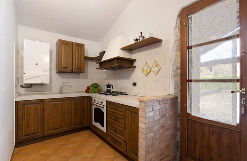 San Macario In Monte Villa | Villa 'Sui Colli Toscani Con Piscina' with Shared Pool, Shared Garden and Wi-Fi