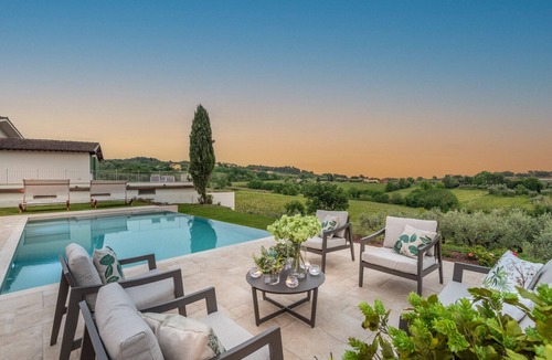 Macchino Villa | Villa Sunkiss: Luxury Farmhouse with Tuscan Flair and winery