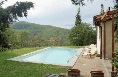 Borgo San Lorenzo Villa | Villa Votanidi by VacaVilla