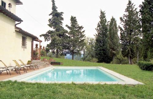 Borgo San Lorenzo Villa | Villa Votanidi by VacaVilla