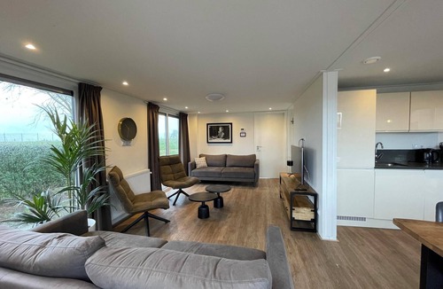 Oost-Graftdijk House | Villa with 5 bedrooms and 2 bathrooms