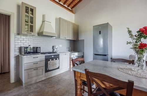 Colle di Val d'Elsa Villa | Villa with A/C, pool, WIFI, TV, pets allowed, panoramic view, parking, close to San Gimignano