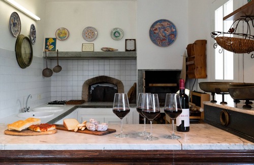 Artallo Villa | Villa with pool for groups and families