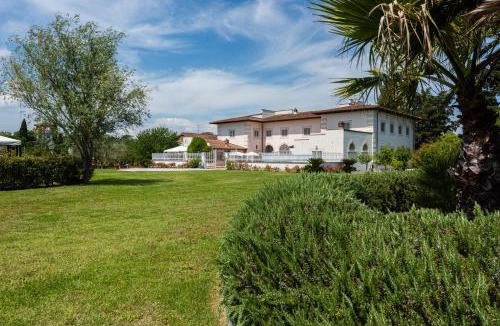 Signa Villa | Villa Yvonne by MMega