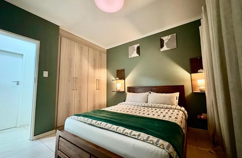 Randpark Ridge Apartment | Vint-Modern Residence