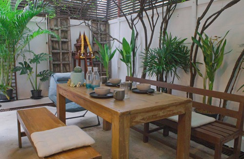 Yan Nawa House | Vintage-style Bangkok house, 1-min walk to BTS