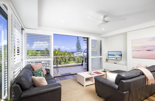 Sunshine Beach Apartment | Viva la Sunshine: Pool, View & Rooftop