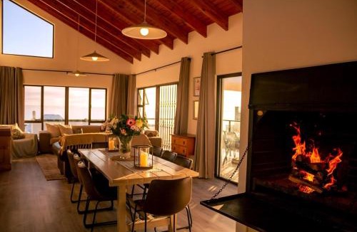 Voelklip House | Voëlklip Family Villa - Oceanview & Pet Friendly