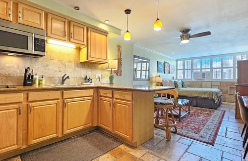 Waikiki Apartment | Waikiki Grand Hotel® 1002-❀Sundeck level—❁Best Location in Waikiki❃