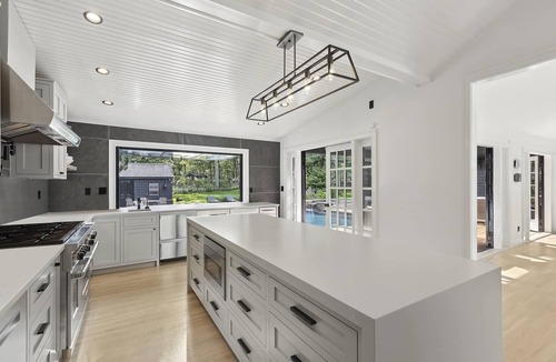 East Hampton House | Wainscott Woods by Rove Travel | Luxe Estate w/Pool