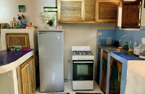 Avellanas Beach House | Walk to Beach Playa Avellanas Treehouse Private Gated Cold AC Fast WiFi