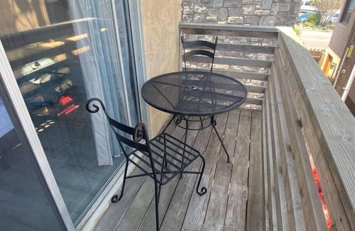 Silver Strand Apartment | Walk-to-Beach Stay w/Pool Table & Bikes
