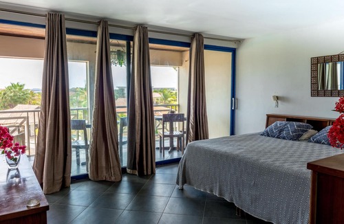 Kralendijk Apartment | Walk to Beaches and Restaurants, spacious breezy apartment w/ screened-in porch