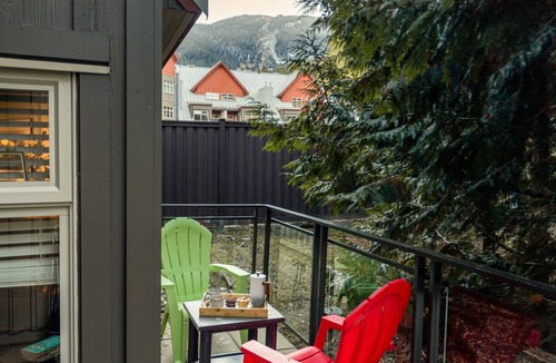 Whistler Creekside Condo | Walk to Creekside Gondola – Cozy 1BR Condo w/Patio, Pool & Hot Tub Access