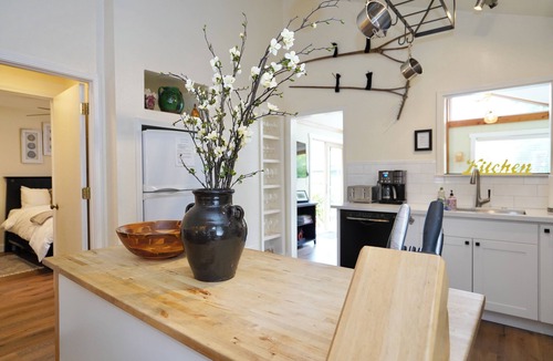 Napa House | Walk to Downtown Napa, Oxbow Public Market, and BottleRock!