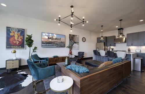 Edgehill House | Walk to Gulch 3 Story 4BR Boheme Deco Huge Balcony Cityview Firepit 2Car Garage