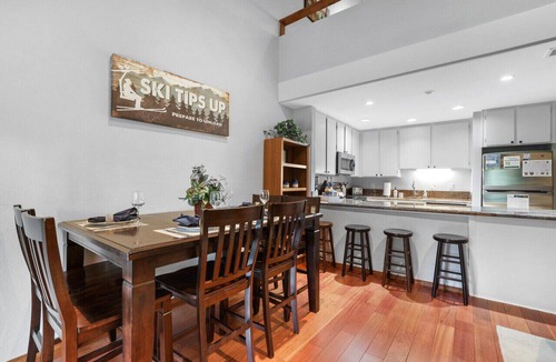Carnelian Woods Condo | Walk to Lake Tahoe - Pet-Friendly Cabin - Sleeps 7, Kids Welcome