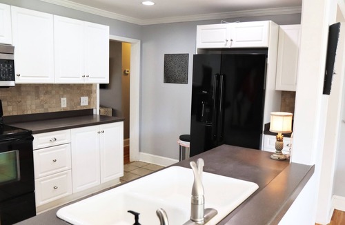 Winston - Salem House | Walking distance to Reynolda House and Gardens. Close to Wake Forest University