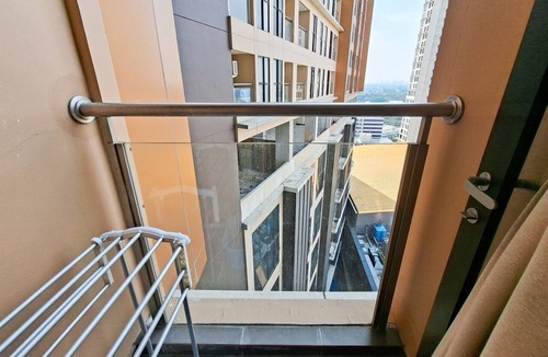 Ciputat Apartment | Warm And Restful Studio Room At Apartment Transpark Bintaro
